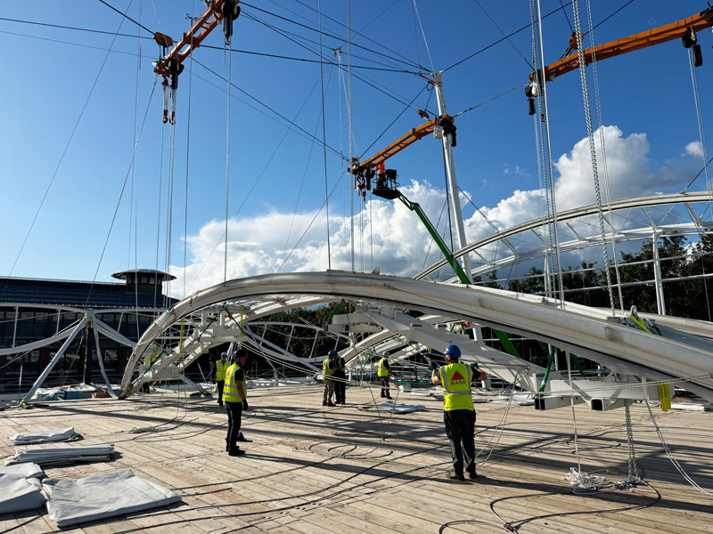 Roof Lowered using Lifting beams and Electric Hoists