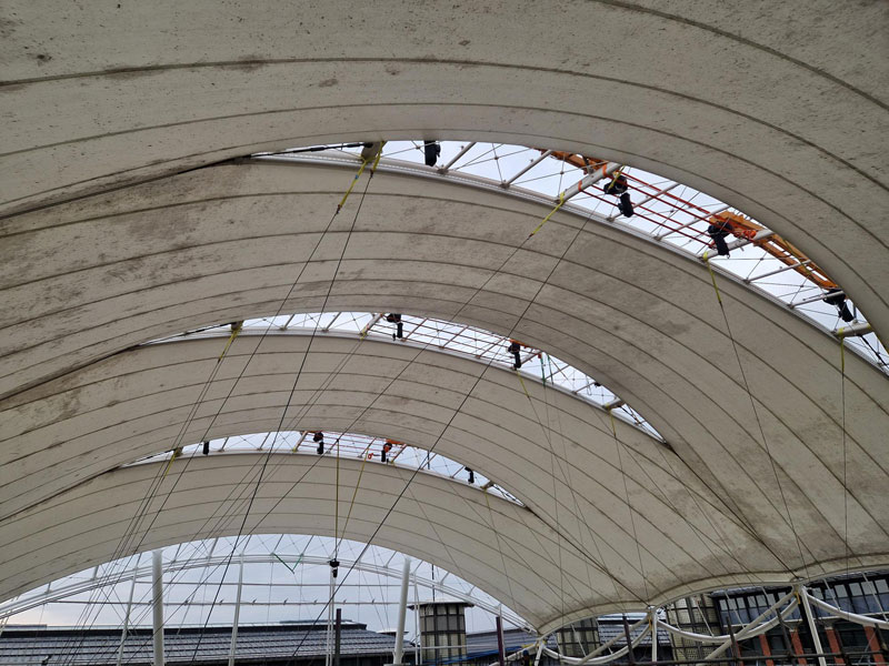 CM Lodestar hoists in Situ on Beam Before lowering