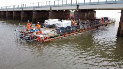 Hire of 8 Off JDN Air Hoists for Powered Pontoon