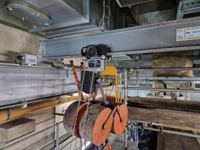 Overhead Crane End Carriage Replacement Solves Crabbing Issue in London Power Plant