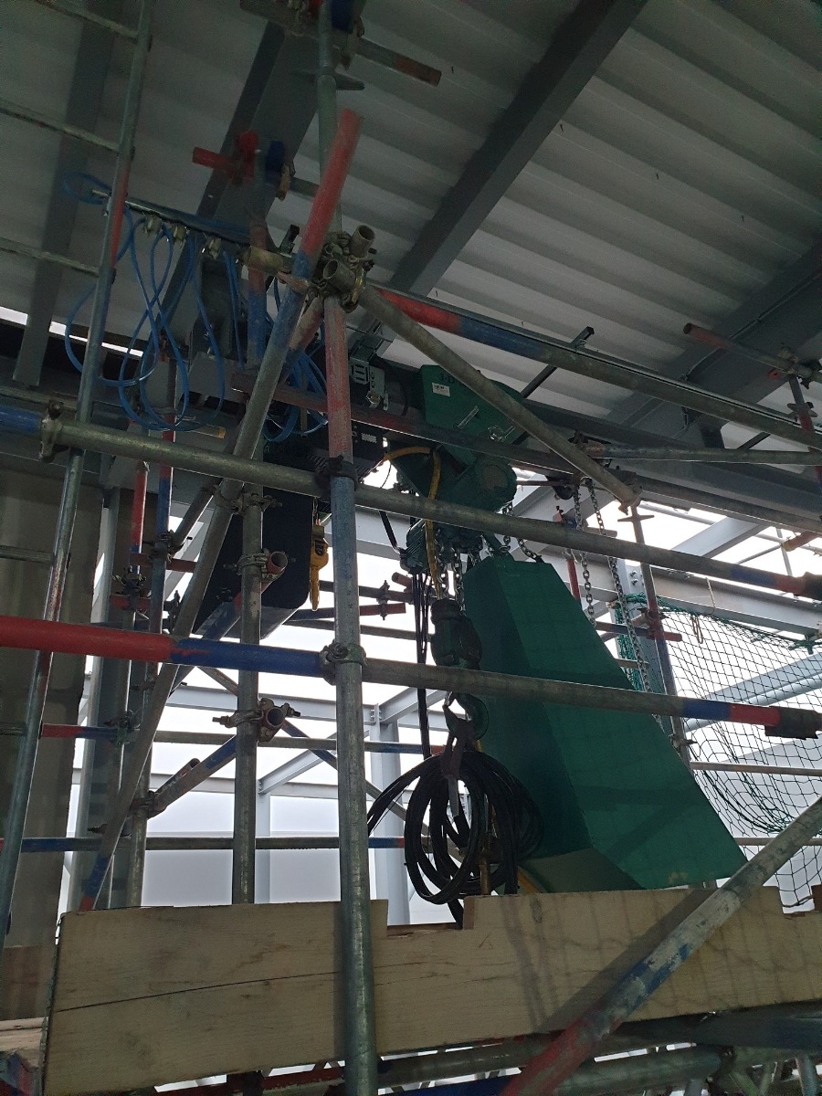 Hire 7500 kg Swl air hoist with trolley